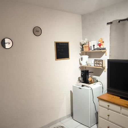 Bienvenue En Gatine Le Retail Exterior foto